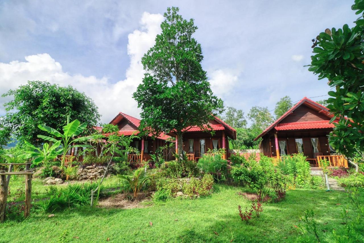 Ayu Hill Bungalows Toyapakeh Exterior photo